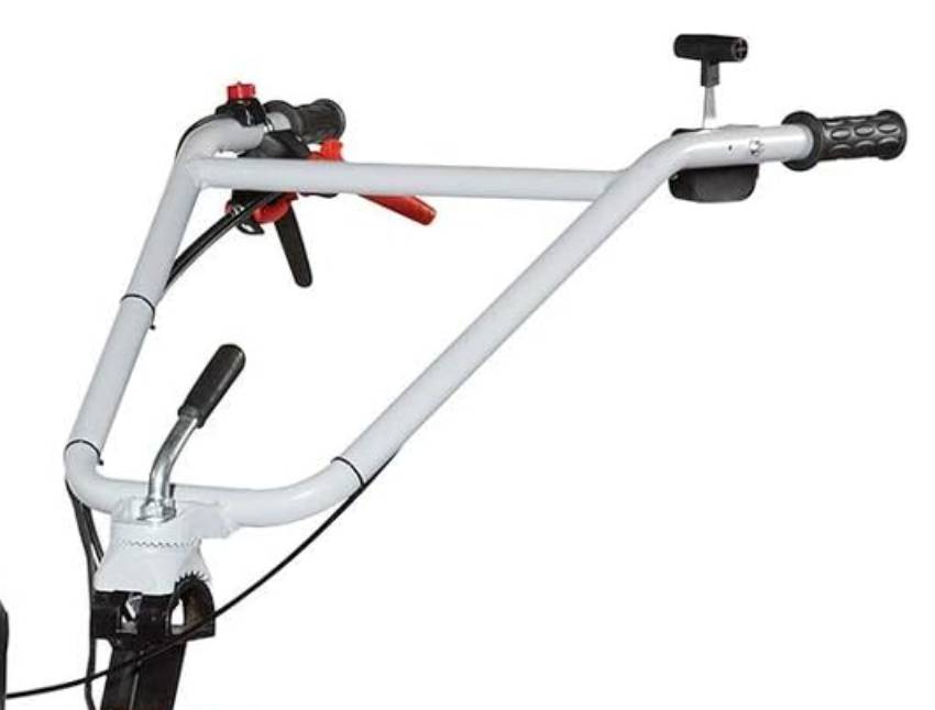 Imagen perteneciente a la galería de la reseña de la motoazada Oleo-Mac MH 175KS